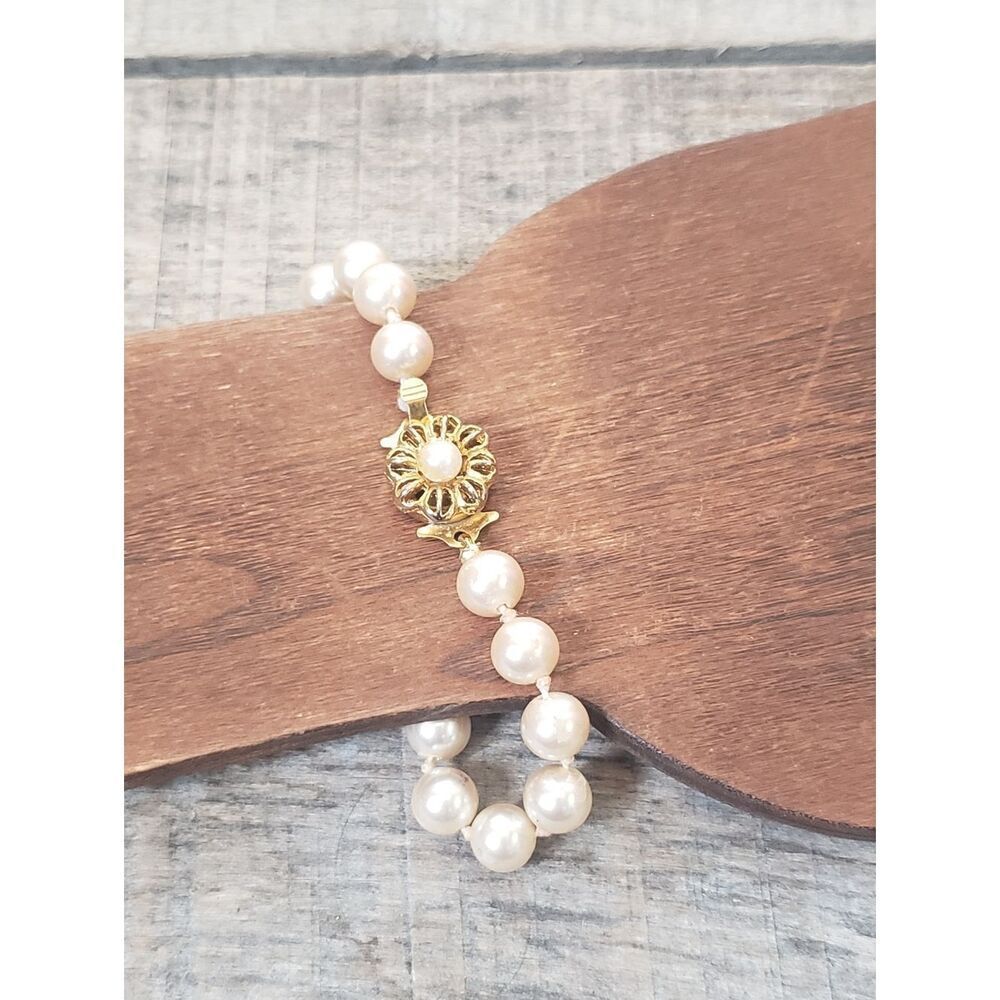 VINTAGE Hand Knotted Faux Pearl Bracelet Flower Clasp